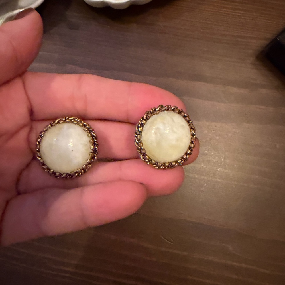 Elegant Gold and Cream Earrings